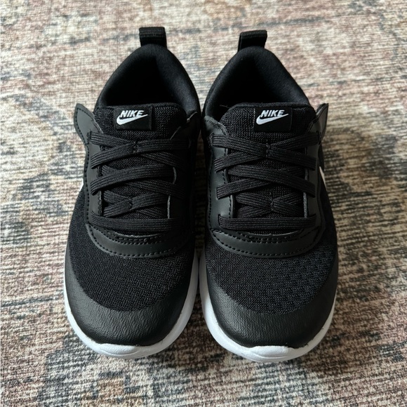 New! Toddler Nike Revolution Shoes (Size 10) - Picture 2 of 5